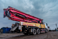Camion pompe à béton diesel d'occasion Sanys SYM5330THBEB 490C-8S 5 sections, moteur EURO 3 OM501LA. III/17 Fabriqué en 2017
