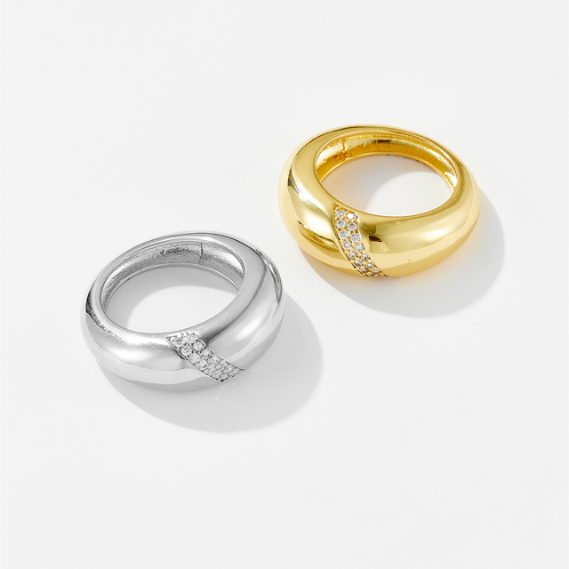 VEWANT Wholesale White Copper 18K Gold Rhodium Plated Sparkling Diagonal CZ Band Ring Bulk Jewelry Order