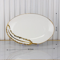 Collection d'assiettes en céramique blanches et dorées gaufrées, assiettes carrées et rondes avec bordure en plumes dorées de luxe pour réceptions de mariage