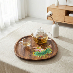 Cloisonné emaille theeblad van walnoot met bloemmotief - Product Image 1