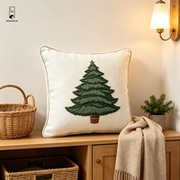 Coussin décoratif en lin et coton brodé avec motif sapin de Noël et bordure passepoilée, décoration de Noël pour la maison de style campagnard