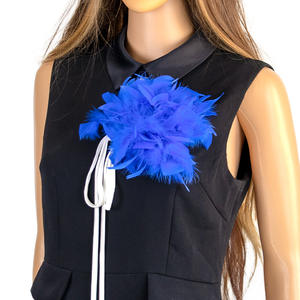 Accessoires de costume en plumes de dinde <span class=keywords><strong>avec</strong></span> broche en plumes naturelles tendance, coiffe fleurie - Product Image 3