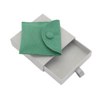 Petite boîte d'emballage pour bijoux avec intérieur doublé de velours, laminage mat, doublure en éponge, boîte rigide recyclable, écologique