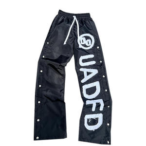 Patch brodé avec logo personnalisé, pantalon de sport pour homme, logo délavé, fermeture à pression latérale, pantalon de survêtement en polyester et nylon pour homme - Product Image 1