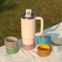 Vente en gros de gobelets en silicone écologiques avec paillettes, 20 à 40oz, bouteilles de paille, gobelet de protection imprimé, manchon inférieur, verres