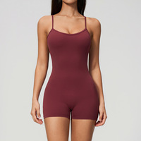 Combinaison de yoga personnalisée OEM pour femme avec soutien-gorge rembourré, dos croisé, taille haute, effet ventre plat et rehaussement des fesses, tenue de sport une pièce pour la gym