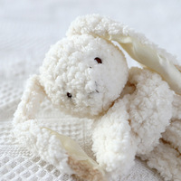 Doudou Lapin en Peluche Ultra Doux pour Nouveau-né, Couverture de Sécurité Écologique Pliable, Utilisation Toutes Saisons, Idéal Voyage