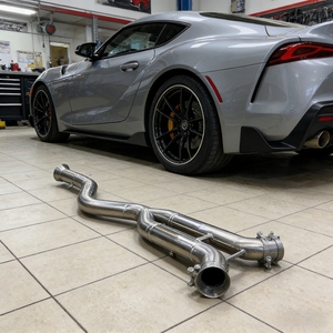 Tubo de Escape Automotriz, Tubo Intermedio para Toyota <span class=keywords><strong>Supra</strong></span> 3.0T 2019-2024, Sistema de Escape de Acero Inoxidable, Mejora del Sonido - Product Image 1