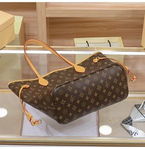 奢华女装设计师大容量真皮手提袋优雅手提包字母装饰四季防水 - Product Image 5