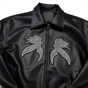 Giacca <span class=keywords><strong>Bomber</strong></span> Invernale da <span class=keywords><strong>Uomo</strong></span> Personalizzata all'Ingrosso di Alta Qualità in <span class=keywords><strong>Pelle</strong></span> Antivento con Medaglione Ricamato - Product Image 3