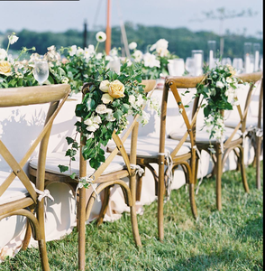Chaise de salle à manger en bois massif à dossier croisé pour les événements de banquet de mariage, meubles de location commerciale portables - Product Image 3