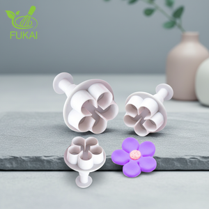 3 <span class=keywords><strong>emporte</strong></span>-pièces en forme de fleur pour modeler le sucre, la crème, les biscuits, <span class=keywords><strong>emporte</strong></span>-pièces à piston 3D, moule en plastique, outils de décoration de gâteaux - Product Image 6