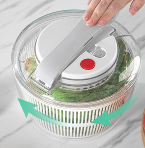 Smart Good Grips Petite <span class=keywords><strong>essoreuse</strong></span> <span class=keywords><strong>à</strong></span> <span class=keywords><strong>salade</strong></span> et herbes aromatiques Petite <span class=keywords><strong>essoreuse</strong></span> <span class=keywords><strong>à</strong></span> <span class=keywords><strong>salade</strong></span> multi-usage rapide et facile Grande <span class=keywords><strong>essoreuse</strong></span> <span class=keywords><strong>à</strong></span> <span class=keywords><strong>salade</strong></span> avec égouttoir - Product Image 3