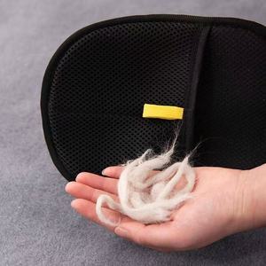 Gants anti-statiques pour enlever les poils d'animaux, pour le toilettage des chats et des chiens, en polyester, forme carrée, avec peigne intégré - Product Image 1