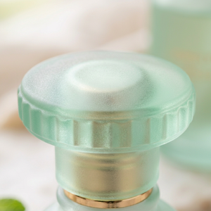 ทรอปิคอล วานิลลา โค แอนด์ ไวท์ ฟลอรัลส์ หมายเลข 21, กลิ่นมะพร้าวครีมมี่และไม้จันทน์หอม, สเปรย์น้ำหอมสำหรับวันหยุดฤดูร้อนแสนฝัน - Product Image 4