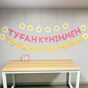 Bandera Triangular de Papel con el Alfabeto Ruso, Deseos de Cumpleaños en Kazajo, Decoración de Cumpleaños Hecha a Mano en Amarillo y Rosa - Product Image 2