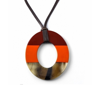 Colgante Bohemio de Cuerno de Búfalo Tribal Urbano, Pieza Única para Amantes de la Moda Boho, Joyería Artesanal - Product Image 1