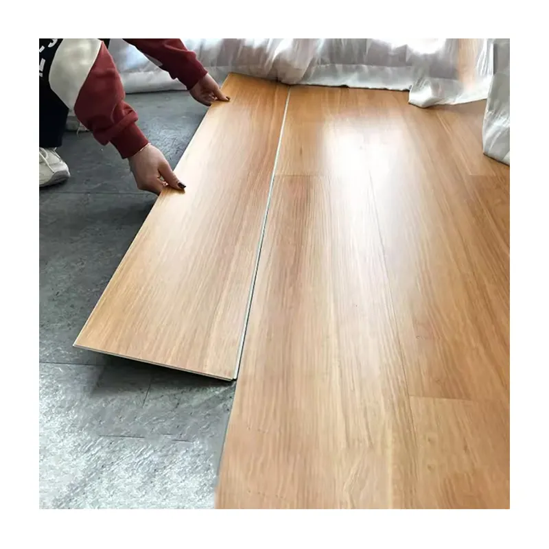 Suelo laminado de roble europeo E0 E1 AC4 Suelo laminado HDF Vinilo Arce Parquet Suelo de madera laminada