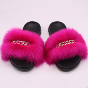 Pantoufles plates en fausse <span class=keywords><strong>fourrure</strong></span> pour femmes, <span class=keywords><strong>mules</strong></span> personnalisées moelleuses, chaussures d'intérieur et d'extérieur, strass scintillants, tongs shaggy pour filles avec chaînes - Product Image 1