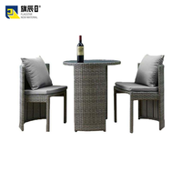 Ensemble bistrot moderne en osier gris, 3 pièces, durable et confortable, meubles de cour extérieure, 2 chaises et table ronde en verre