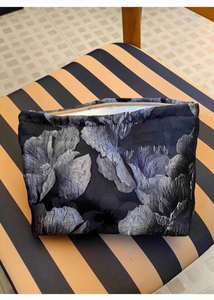 2025 New French Elegant Black Flower Jacquard Handmade Women's Makeup Bag Cotton Zipper Portable <b>Small</b> Miscellaneous Fashion - Product Image 4