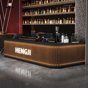 Mobilier personnalisé pour bar à café et pub |   Design de comptoir de bar et armoires de présentation |   Solutions d'aménagement intérieur pour l'hôtellerie tout-en-un - Product Image 1