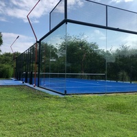 Terrain de paddle-tennis couvert, terrain de paddle-tennis intérieur, cancha de paddle
