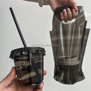 Vasos Desechables de Plástico PET Negro de 700 ml (24 oz) Personalizados al por Mayor, 98 mm de Diámetro, Logotipo Impreso en Serigrafía, Caja de Papel, Marca CJF - Product Image 1