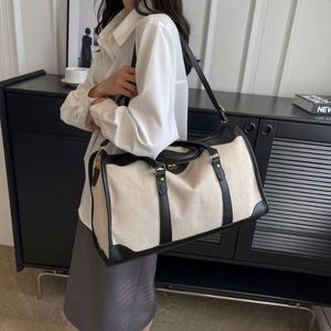Échantillon Gratuit - Sac Fourre-Tout Portable en Polyester avec Fermeture Éclair, Grande Capacité, Idéal Voyage, Sport et Fitness - Vente en Gros Usine - Product Image 4