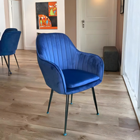 Chaise de salle à manger moderne en velours OEM, fauteuil confortable avec pieds en métal doré, chaise d'appoint rembourrée pour restaurant et salon