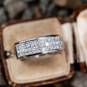 T0539 Anello con Diamante Taglio Principessa in Oro Bianco, Fede Nuziale Classica da Donna, Diamanti Naturali Colore D - Product Image 2