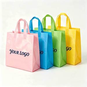 Bolsa de compras de polietileno personalizada con asa, logotipo personalizado, bolsa de plástico suave con asa para regalo, para pequeños negocios - Product Image 1
