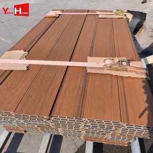 Panneaux de clôture <span class=keywords><strong>en</strong></span> WPC à l'aspect <span class=keywords><strong>bois</strong></span> naturel, clôture composite <span class=keywords><strong>en</strong></span> relief 3D, barrière décorative d'intimité <span class=keywords><strong>pour</strong></span> jardin extérieur - Product Image 2