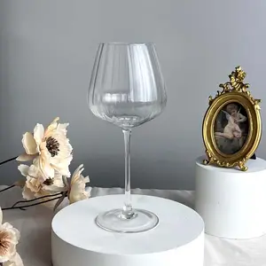 Özelleştirmek kırmızı şarap kadehi cam şarap kadehi dekoratif dikey tahıl cam
