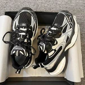 <span class=keywords><strong>รองเท้า</strong></span>วิ่งดีไซน์เนอร์หรูหรา <span class=keywords><strong>พื้น</strong></span>นุ่ม ยืดหยุ่น รุ่น Track 3.0 BB ผ้าตาข่ายแท้ <span class=keywords><strong>รองเท้า</strong></span>วิ่งดีไซน์เนอร์ <span class=keywords><strong>รองเท้า</strong></span>ผ้าใบ BB - Product Image 2