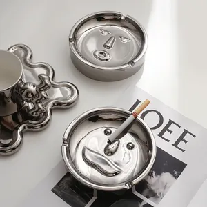 Redeco High Quality Cute Face Expression Silver Plated Ashtray Ceramic Portable Ashtray High-End Home Office Accessories