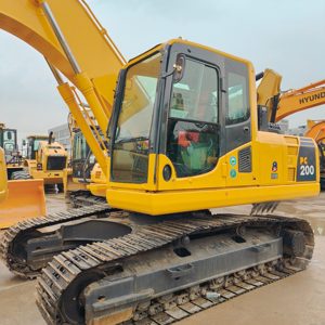 Excavatrice hydraulique ultime Komatsu PC200-8 : Libérez une puissance de creusement redoutable avec une efficacité énergétique extrême - Product Image 3