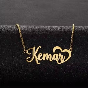 Collier plaqué or 18K Le premier bijou personnalisé en acier inoxydable avec chaine en forme de cœur pour collier de femme - Product Image 1