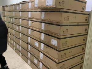 S5720-52X-PWR-SI-AC 48 X Ethernet 10/100/1,000 <b>PoE</b>+ VLAN IP Ports 4 10 Gig SFP+ Networking <b>Switch</b> - Product Image 3