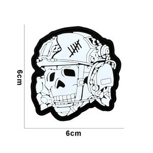 Insignia de Calavera Táctica 3D de Goma y Metal de Lujo, Magnética y Cosible, Ecológica, con Pedrería, 10cm, para Cascos y Gorras - Product Image 2