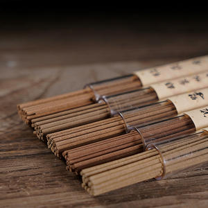 Incienso Tradicional Blended Wealth, Varillas de Agarwood y Sándalo Raros |   Feng <span class=keywords><strong>Shui</strong></span> 100% Natural Hecho a Mano y Ecológico para el Hogar y la Oficina - Product Image 1