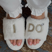 Pantoufles en fourrure pour femmes, mules en fausse fourrure à bout ouvert, semelle antidérapante en TPR, pour mariages et fêtes, logo personnalisé, vente en gros