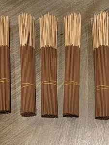 Incienso de Agarwood 100% Natural - Aromático, Ecológico, Orgánico, el Más Vendido en Vietnam, Precios al por Mayor, Agarwood Añejo, Aroma Amaderado Cálido - Product Image 3