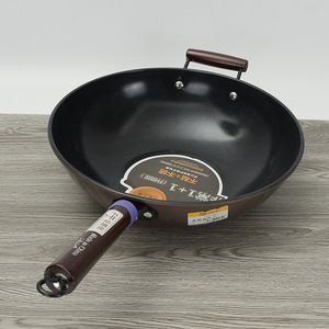 Wok antiadhésif 32 cm pour frire et faire sauter, compatible avec cuisinière à gaz et plaque à induction - Product Image 1