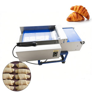 Machine à rouler les croissants <span class=keywords><strong>au</strong></span> <span class=keywords><strong>beurre</strong></span> à bas <span class=keywords><strong>prix</strong></span>, machine automatique de comptoir mini CE pour la fabrication de croissants italiens - Product Image 1