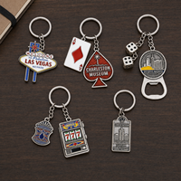 Porte-clés en métal émaillé sur le thème du casino de Las Vegas, dés de poker, machine à sous, souvenir touristique, porte-clés en métal, cadeaux