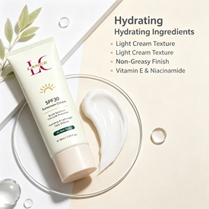 Crème solaire corporelle Lance Private Label Bio SPF 30 PA+++ Protection large spectre UVA/UVB Résistante à l'eau Ultra hydratante aux herbes - Product Image 3