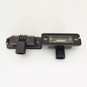 Luz de matrícula trasera Volkswagen 1J6943021B 12V para Polo, Santana 3000, Golf 4, Passat antiguo - Product Image 1
