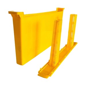 Nouvel équipement d'apiculture Pomelo 4L en plastique jaune : mangeoire et abreuvoir pour ruche avec garantie d'un an - Product Image 1
