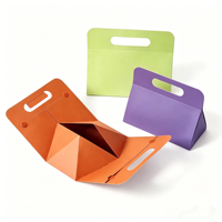 Boîtes cadeaux pliables triangulaires bleues et blanches personnalisées en gros, magnétiques, portables, design écologique, gaufrage de haute qualité